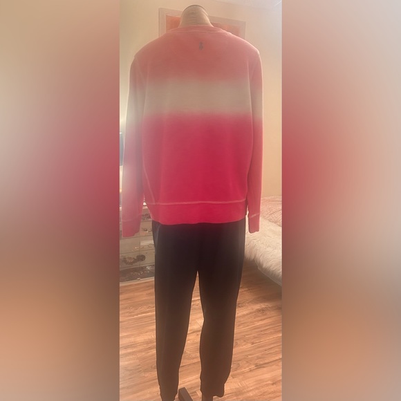 *SOLD*Tommy Bahama Tobago Ombré Pink Sweatshirt - Picture 10 of 13